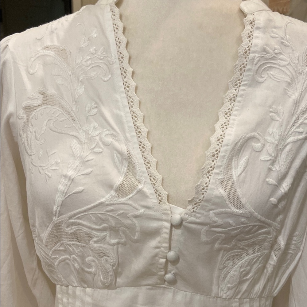 Anthropologie White Puff Sleeve Crop Blouse size Medium - Picture 2 of 8